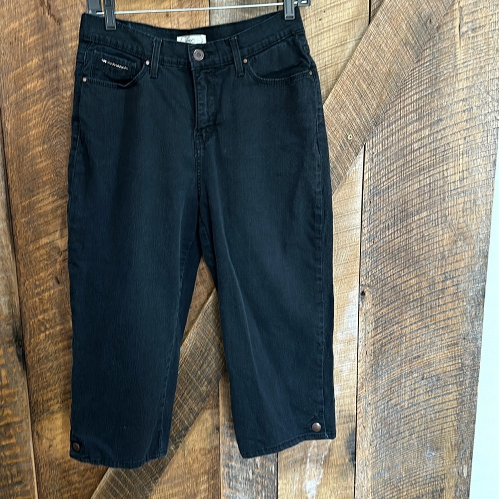 Levis Jeans Women's Designer Black Denim Capris Size 10 Mid Rise Ladies Casual